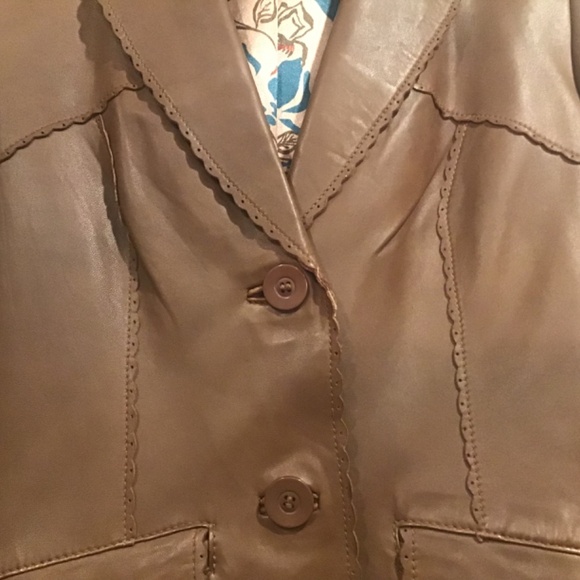 Leather jacket - Picture 10 of 12